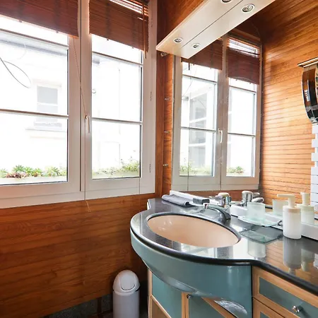 Quartier Pantheon 3 Free Netflix Apartment *